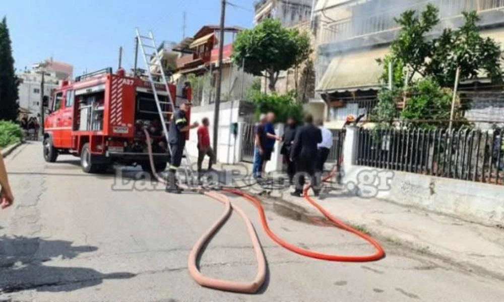 Λαμία: Περαστικός έσωσε ηλικιωμένη από φωτιά στο σπίτι της - (Bίντεο)